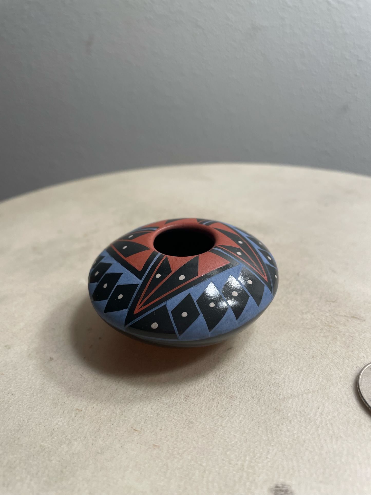 Mata Ortiz Pot black, red, blue